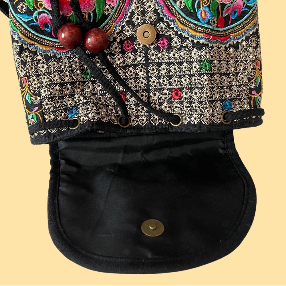 ❌(stolen) Like-new/EUC Boho Embroidered Rose Pattern Travel Small Backpack - Picture 4 of 7